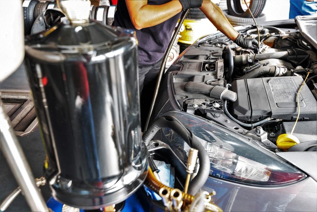 ¿Cada cuánto debo cambiar el aceite y los filtros del coche?