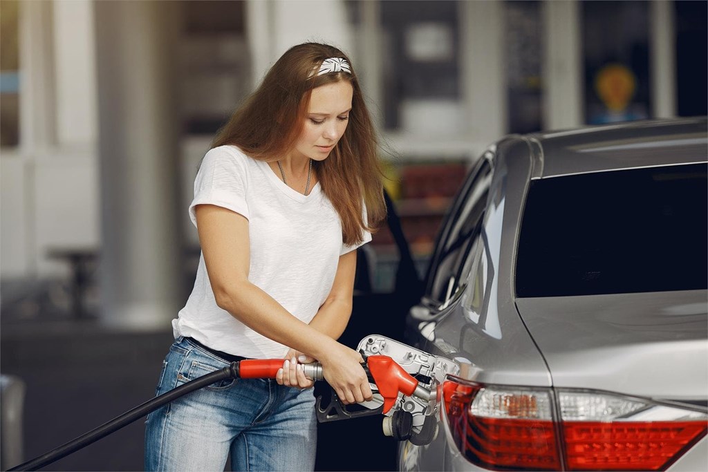 Consejos para repostar gasolina con seguridad