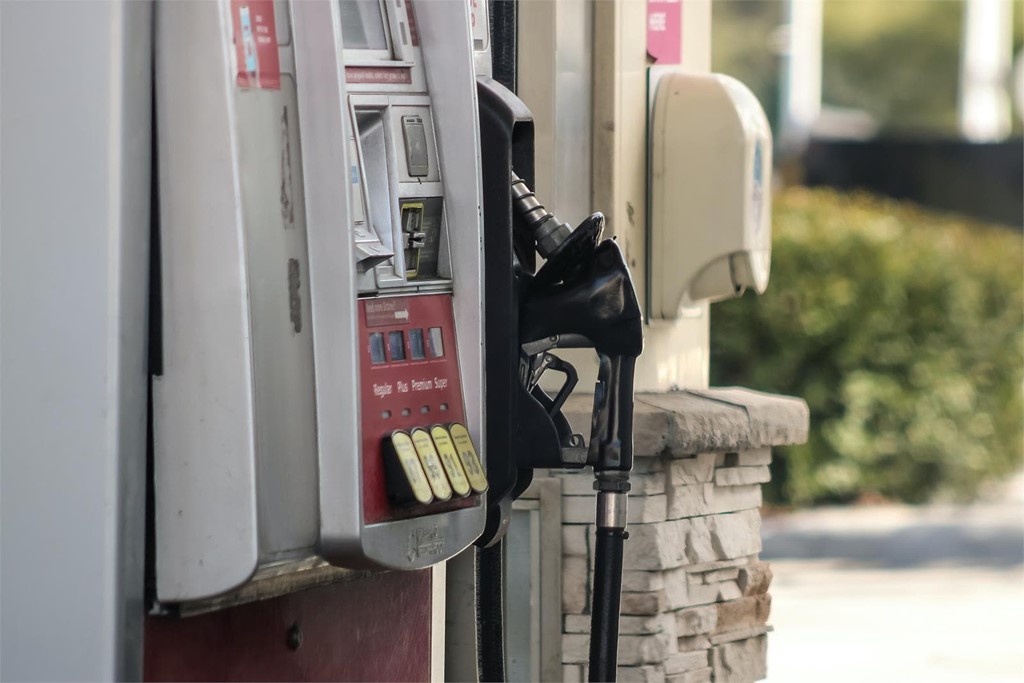 Errores que se cometen a la hora de repostar en una gasolinera