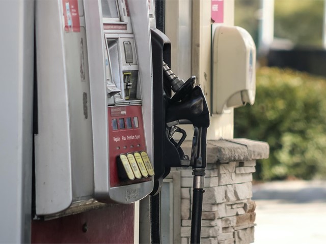 Errores que se cometen a la hora de repostar en una gasolinera