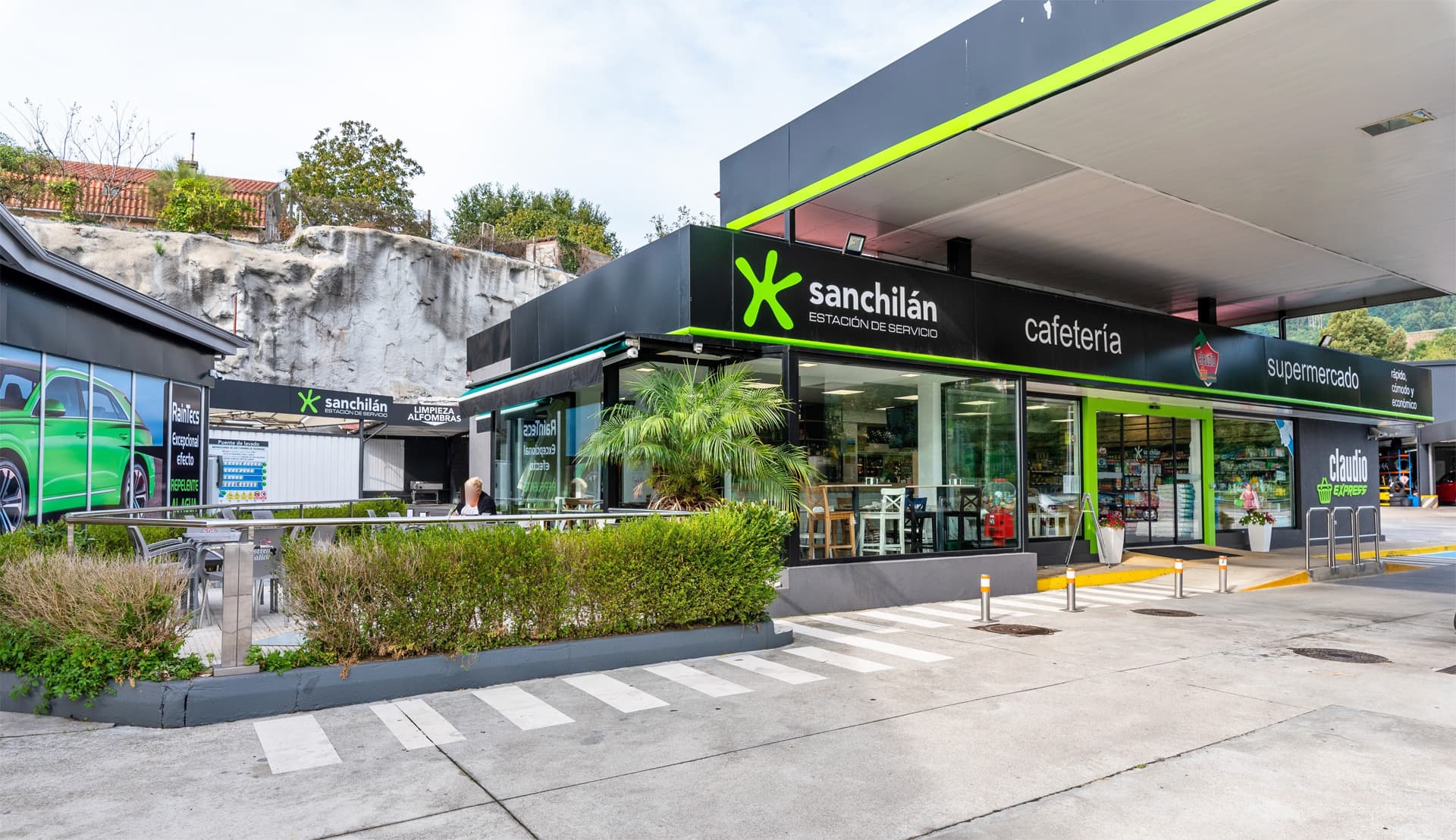 Cafetería y gasolinera en Moaña