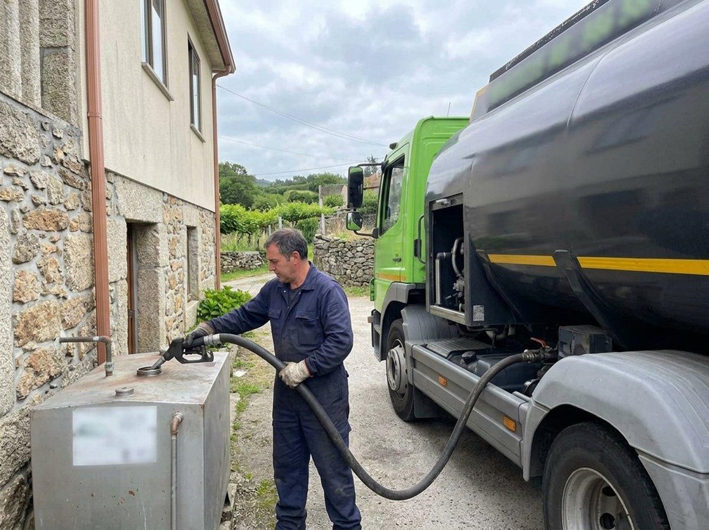 Foto 1 Reparto sin esperas: distribución de gasóleos a domicilio en Gondomar