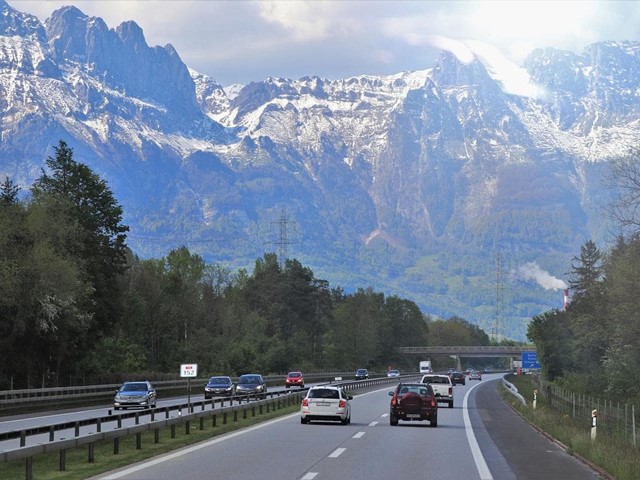 ¿Vas a viajar esta Navidad en coche? ¡Aumenta tu seguridad!